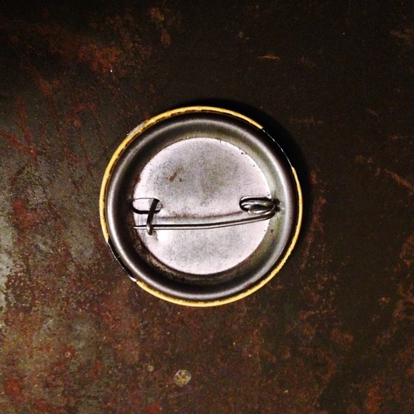 Charlie Brown Pin - Picture 2 of 2