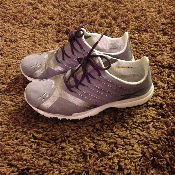 Reebok shoes - Picture 2 of 4