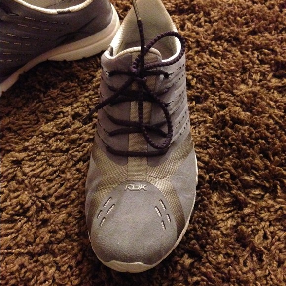 Reebok shoes - Picture 3 of 4