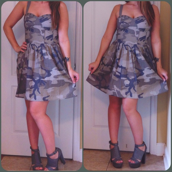 SOLD SOLD IN BUNDLE 🎉HP🎉 🍃Camo Studded Dress🍃
