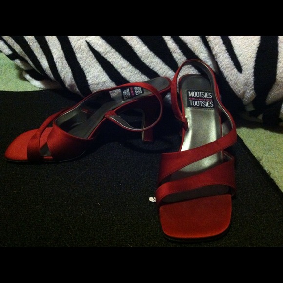 NEVER WORN RED HEELS - Picture 1 of 1