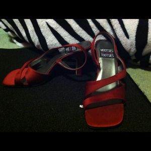 NEVER WORN RED HEELS
