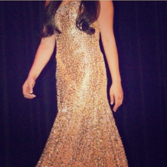 🚫SOLD🚫 WINNING Gold Prom Pageant Dress 💛 - Picture 4 of 4