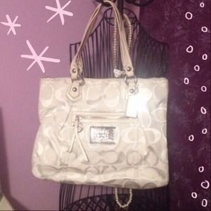 White Coach Bag w// Glittery C's