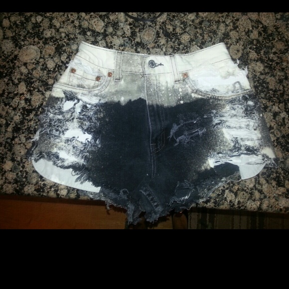 Levi 550 size 5 fits like xs