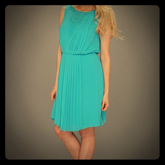 ❌SOLD IN BUNDLE❌Jessica Simpson dress