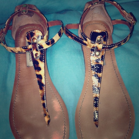 Sold🚫Leopard Steve Madden sandals❤️