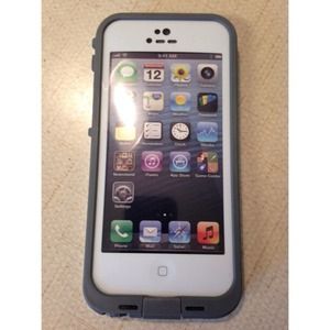 iPhone 5 Lifeproof Case