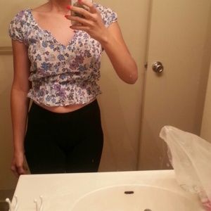 AEROPOSTALE TOP W/ FLORAL PRINT