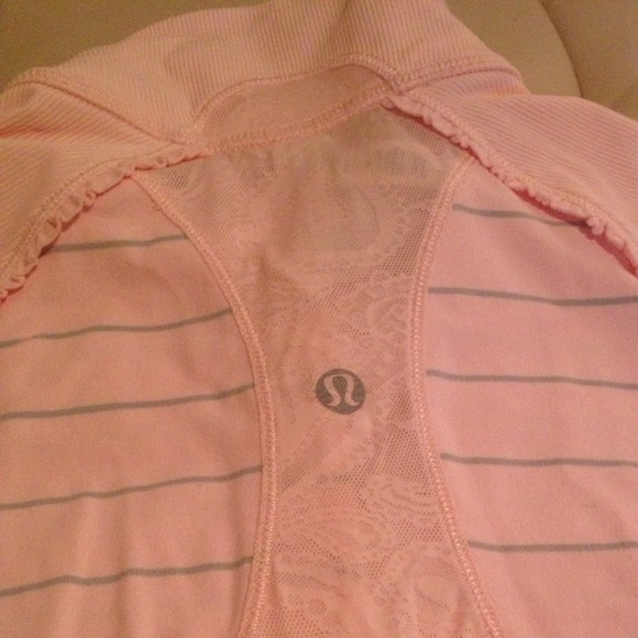 🚫Sold🚫lululemon star runner pullover pink size2 - Picture 2 of 2