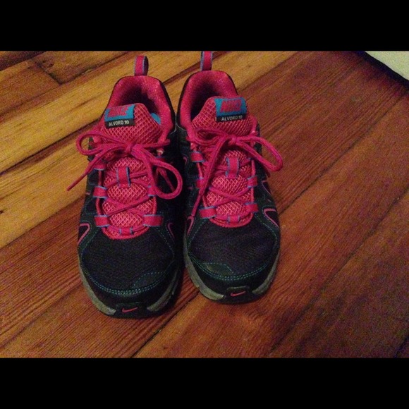 Nike Size 6 Trail Running Shoes