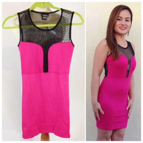 ⬇️Hot pink Bodycon dress⬇️