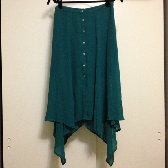 ❌SOLD❌Long green skirt