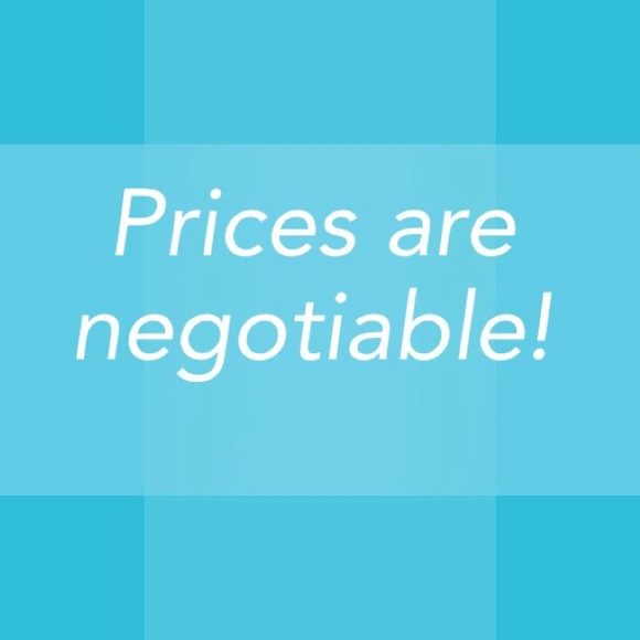 🌺Welcome to my closet!🌺 - Picture 2 of 4