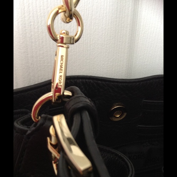 Authentic - Picture 4 of 4