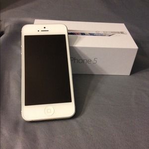 Iphone 5 - 16GB - White & Silver - (Tmobile)