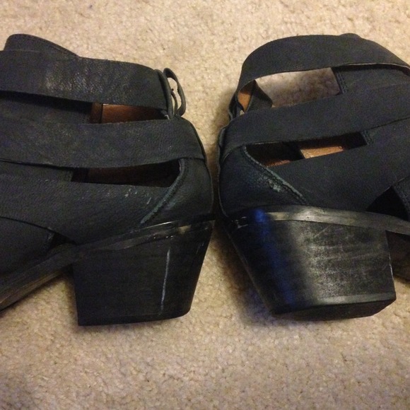 Steve Madden opall bootie - Picture 4 of 4