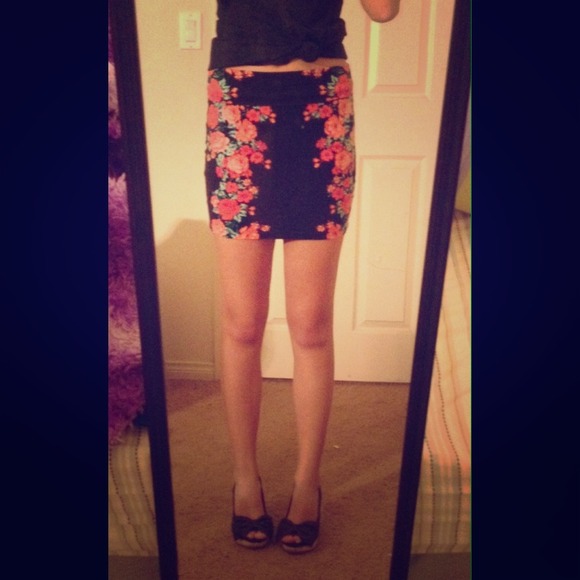 XS Charlotte Russe tight mini skirt