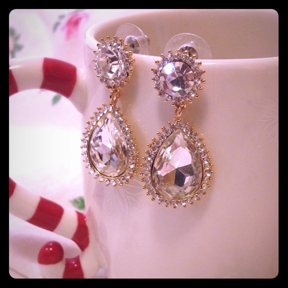 *SOLD* tear drop shopped earrings