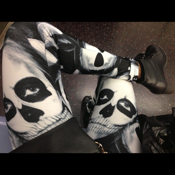 Born this way zombie face limited edition leggings