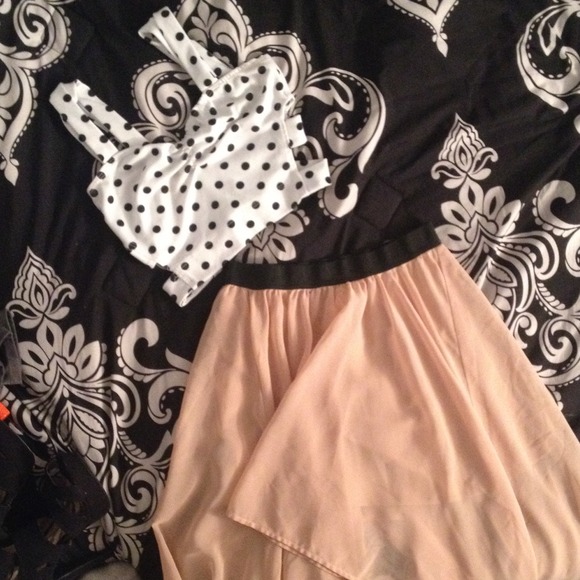 Polka dot cut out crop top- Small