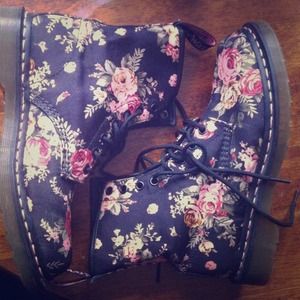 **HOLD**Floral Doc Martens