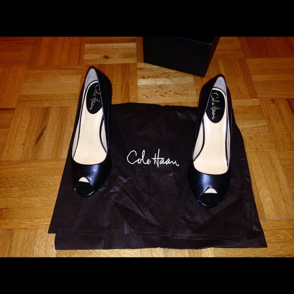 Cole Haan Black Leather Platform Shoe Size 8.5 new - Picture 3 of 4