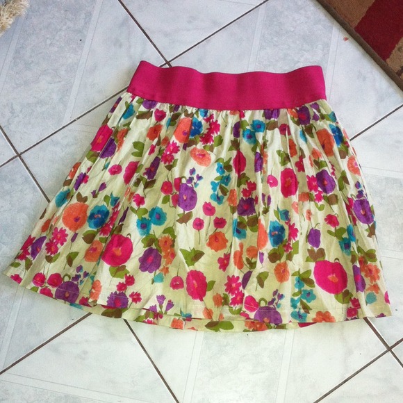 Pleated Floral Skirt