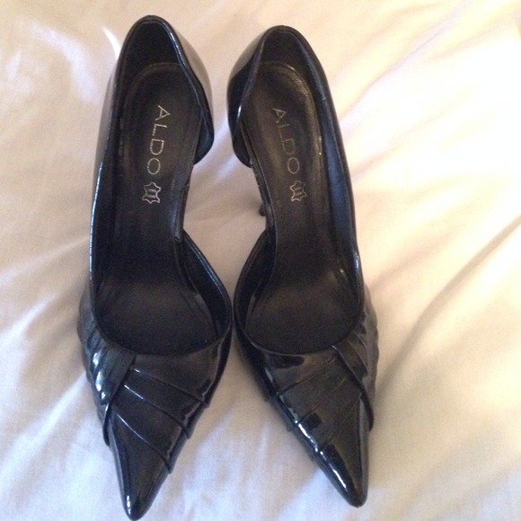 ✨HP 10/10/16!! Aldo patent heels - Picture 2 of 4