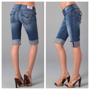True Religion Sophie Cuffed Short - Medium Blue