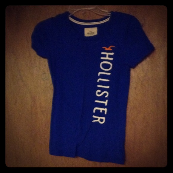 Blue Hollister fitted tee