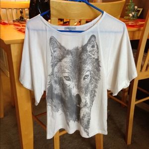 White wolf top