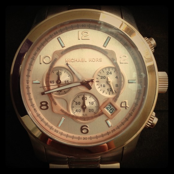 MICHAEL KORS MK8096. Oversize watch, rosegold.