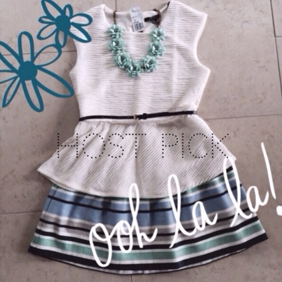 🚫SOLD in Bundle🚫🎉HOST PICK🎉Ivory Peplum Top