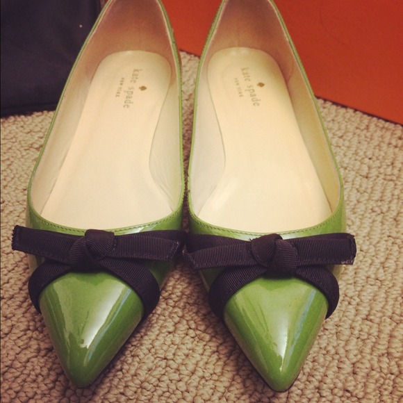 Reserved Kate spade green cross bow flat - Picture 2 of 4
