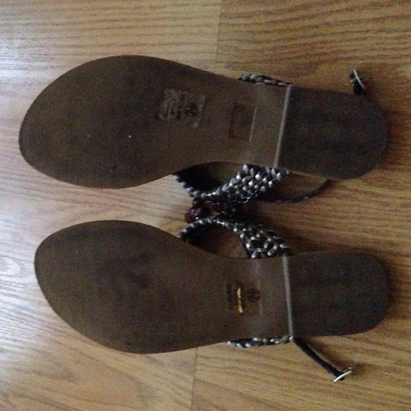 ♻️DONATED♻️Sandals - Picture 4 of 4