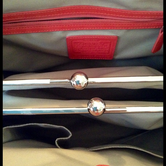 Gorgeous Coach Bag🌺🌺SOLD🌺🌺 - Picture 2 of 3