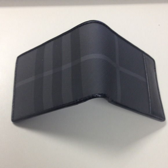 New never used Men's Burberry wallet - Picture 2 of 4
