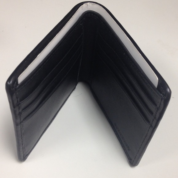 New never used Men's Burberry wallet - Picture 3 of 4