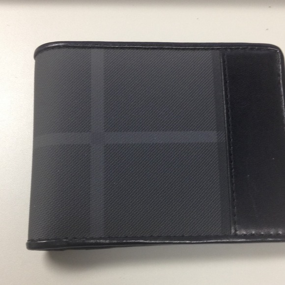 New never used Men's Burberry wallet - Picture 4 of 4