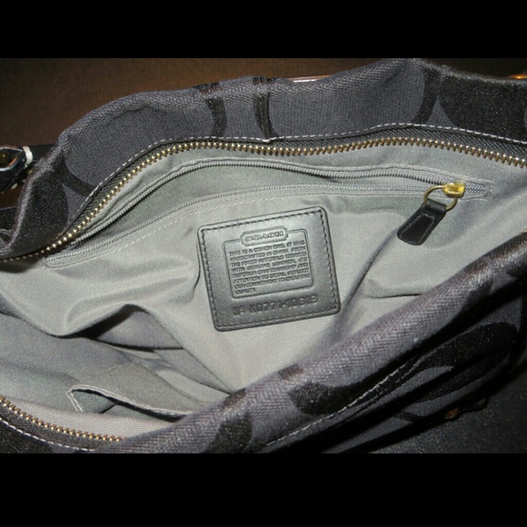 Black Coach Shoulder Bag - Picture 2 of 4