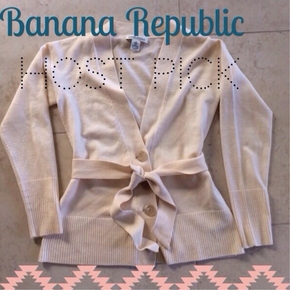 🚫SOLD in Bundle🚫🎉HOST PICK🎉 Ivory Cardigan