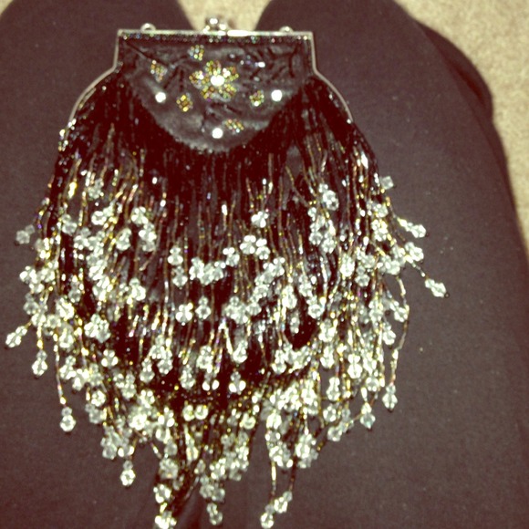 Beaded clutch