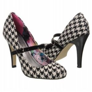 Madden girl houndstooth pumps!
