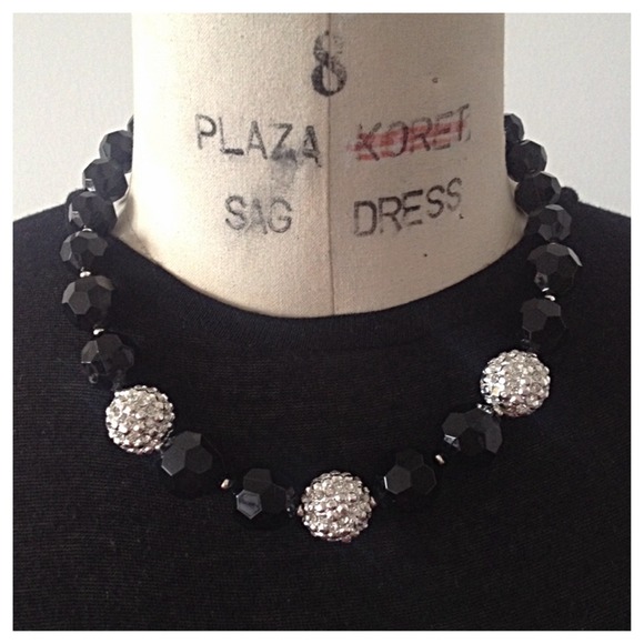 ⛔️Sold⛔️Anne Klein Necklace