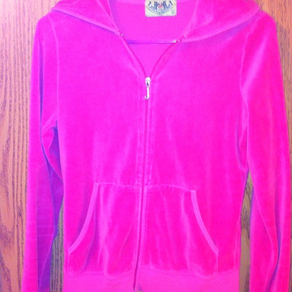 SOLD TO @misselisabeth 🎀