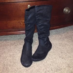 Womens Rampage black suede boots