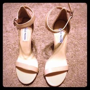 Steve Madden 8.5 nude heels