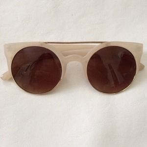 Beige Circle Sunnies