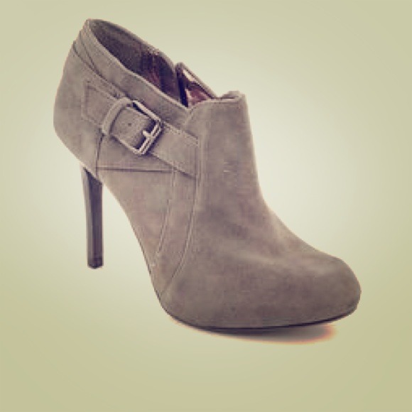 Suede gray Alfani Paola booties
